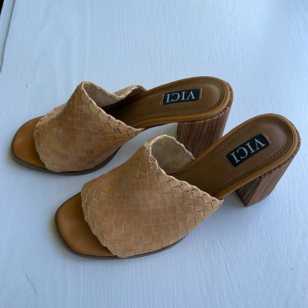 VICI 7.5 Woven Platform Heels